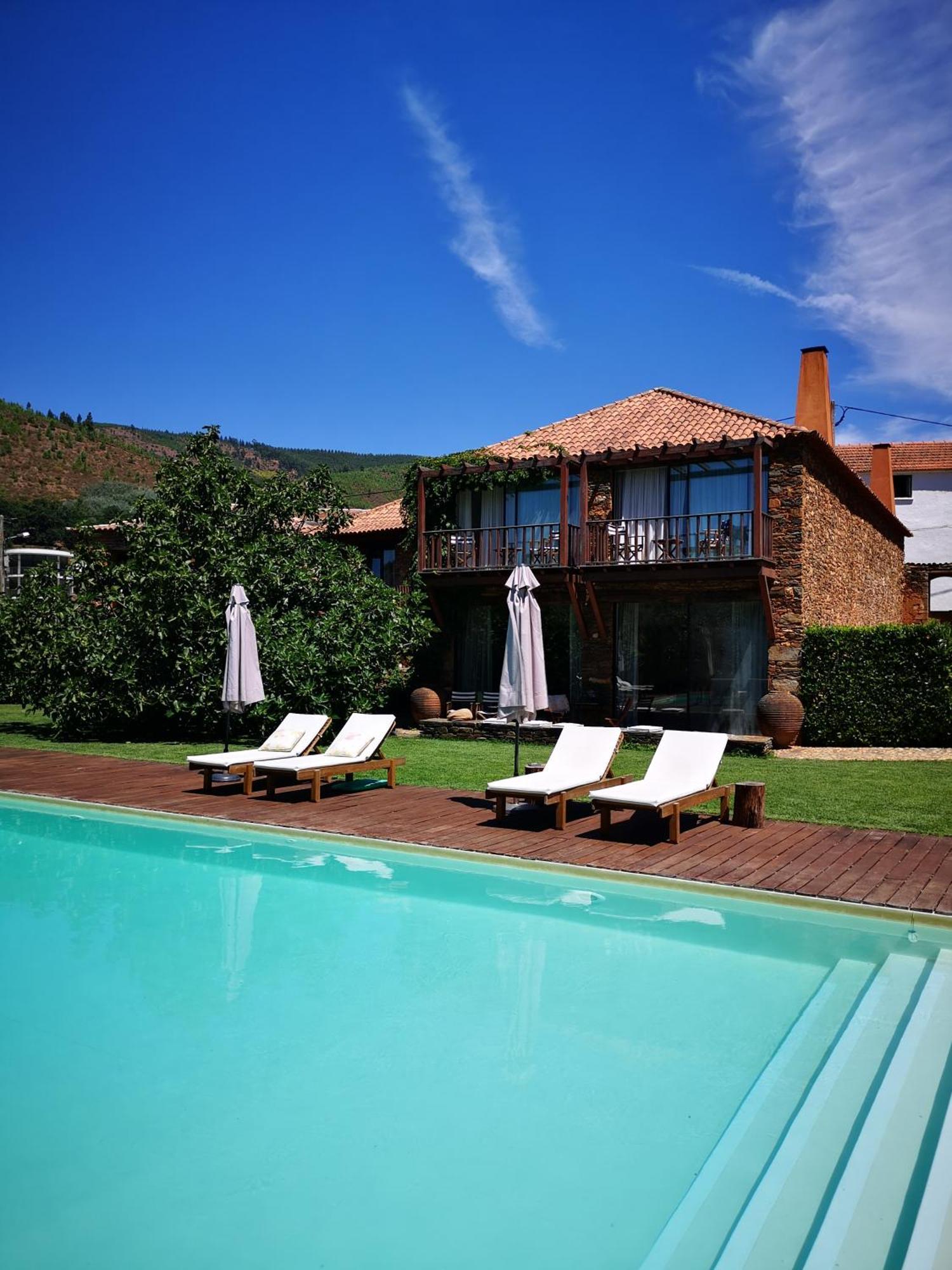 Casa De Baixo - Nature Hotel Alvoco das Varzeas Bagian luar foto
